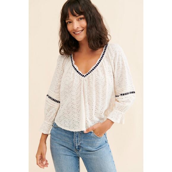 Free People Tops - EUC Free People Eyelet Boho Blouse White XS